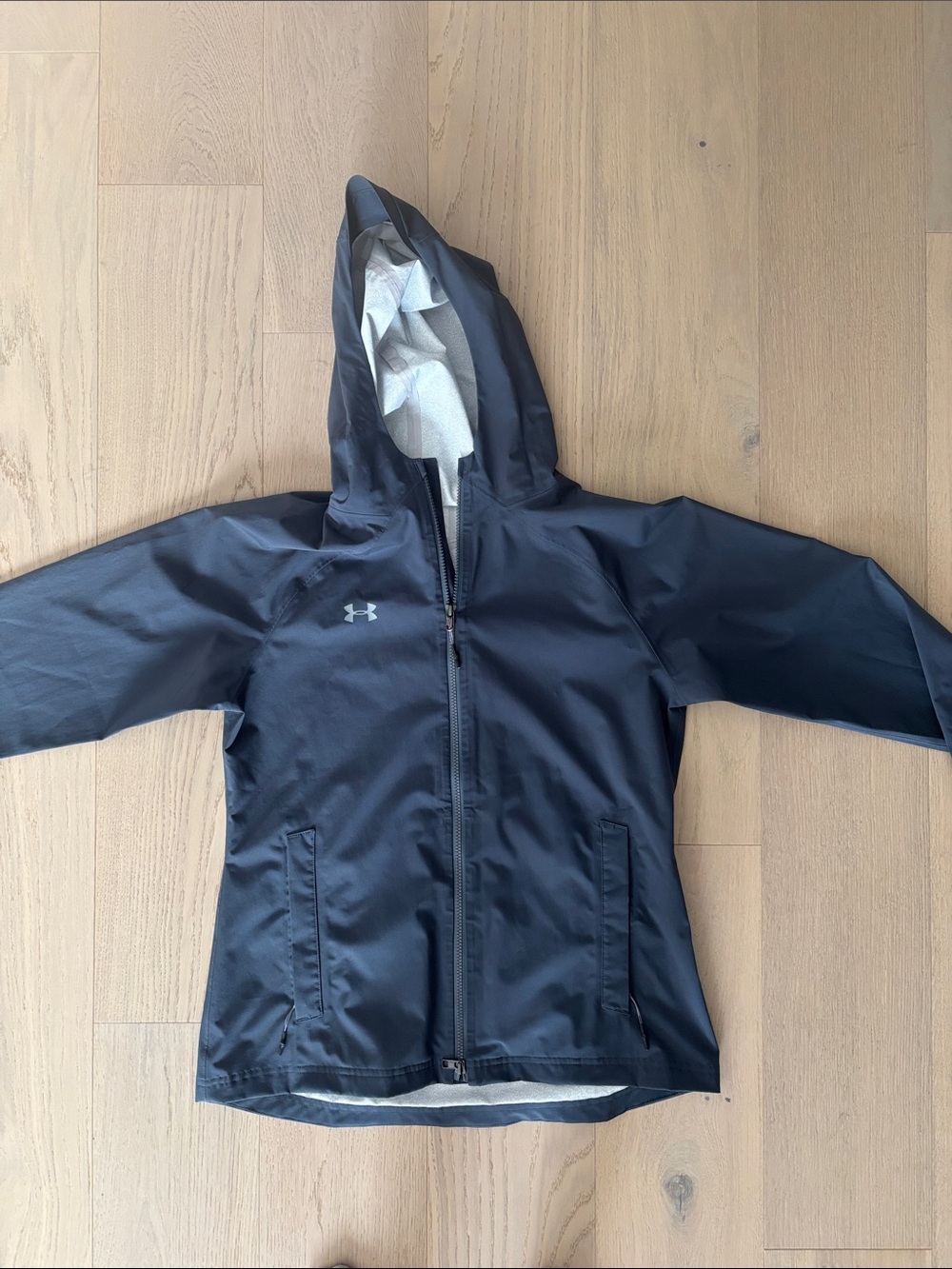 Under Armour Wonen’s Dark Grey Hooded Rain Jacket